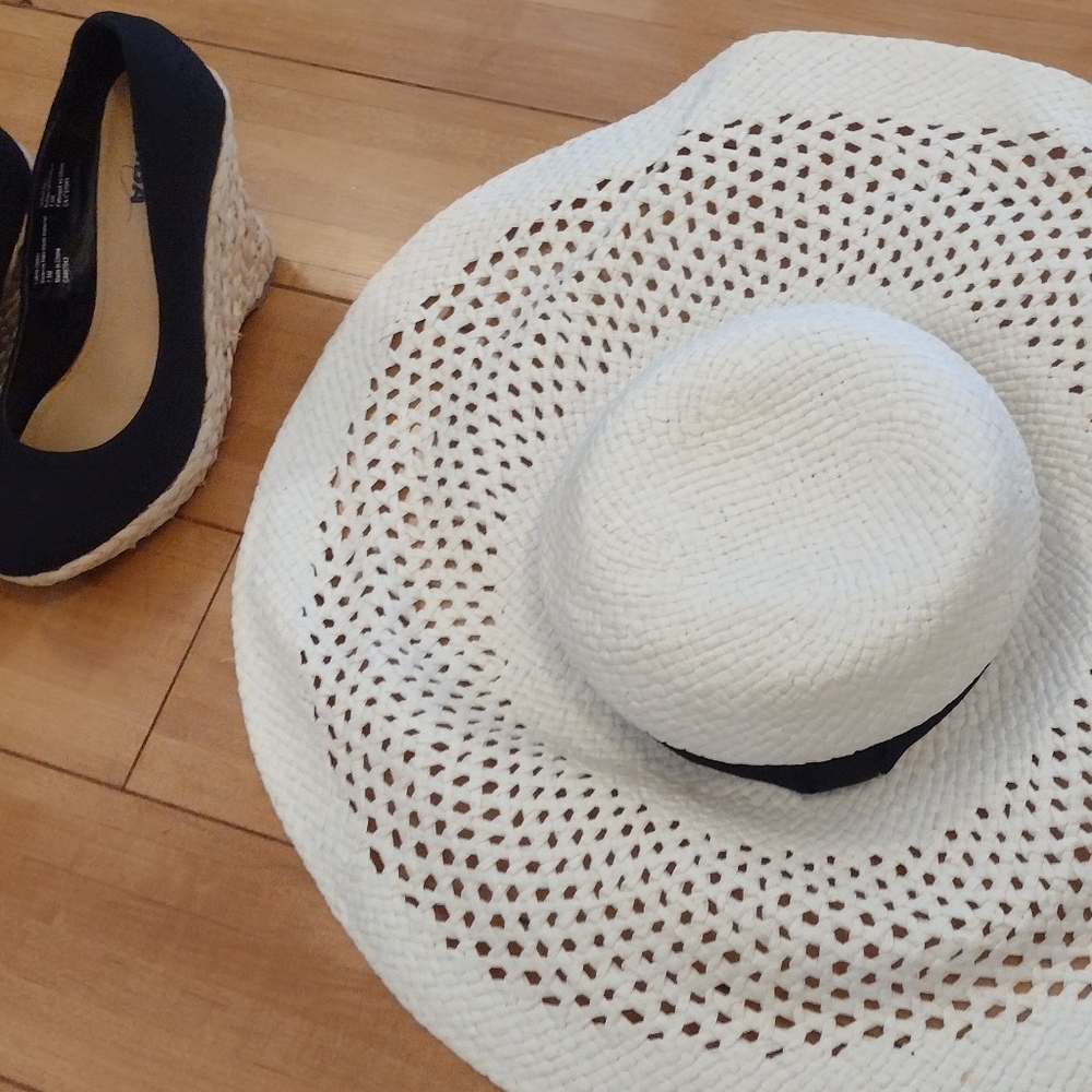 Attitude Jay Manuel large floppy hat